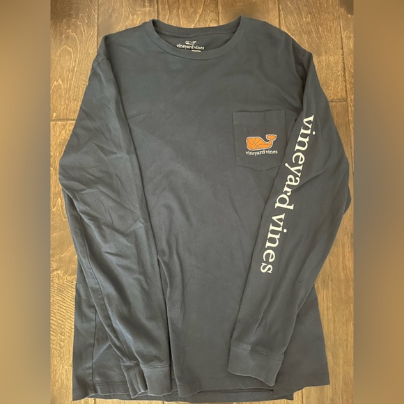 Vineyard Vines Basketball Logo Long Sleeve - Picture 1 of 3